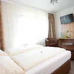 מלון Reinhardtshof Garni 3*