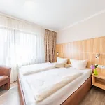 Reinhardtshof Garni 3*