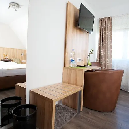 Reinhardtshof Garni Wolfschlugen