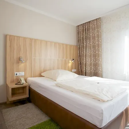 Reinhardtshof Garni ホテル 3*