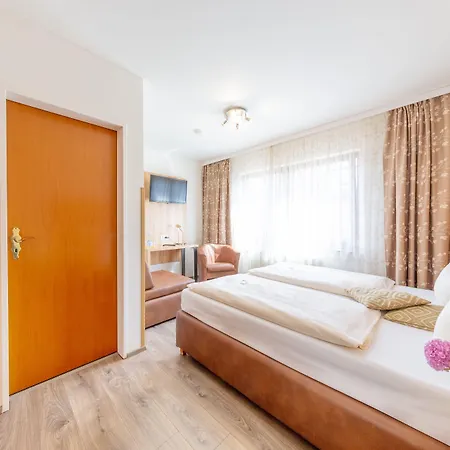 Reinhardtshof Garni 3*