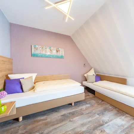 Reinhardtshof Garni ホテル Wolfschlugen