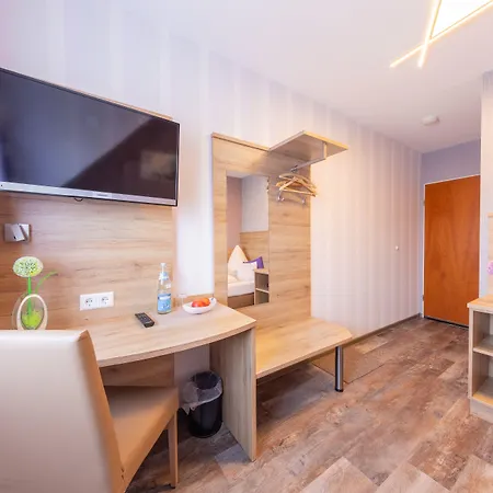 ホテル Reinhardtshof Garni Wolfschlugen