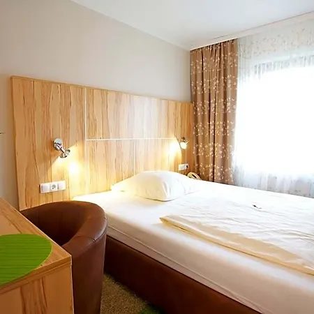 Hotel Reinhardtshof Garni 3*
