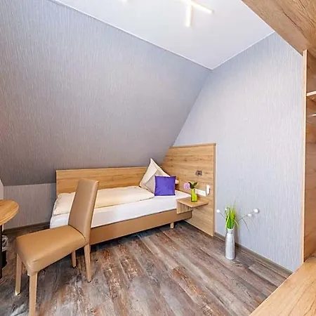 Reinhardtshof Garni Hotel 3*