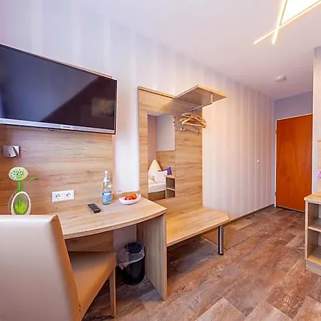 Reinhardtshof Garni Hotel 3*