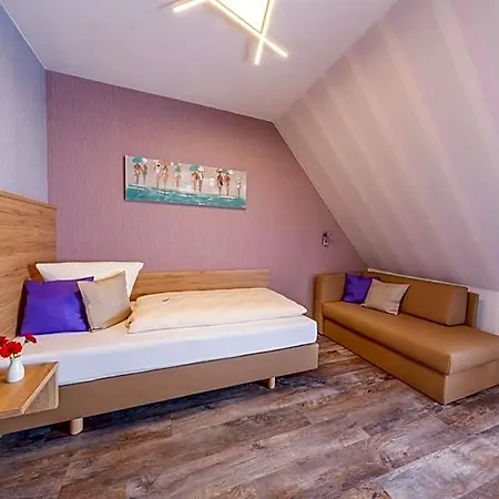 Hotel Reinhardtshof Garni Wolfschlugen