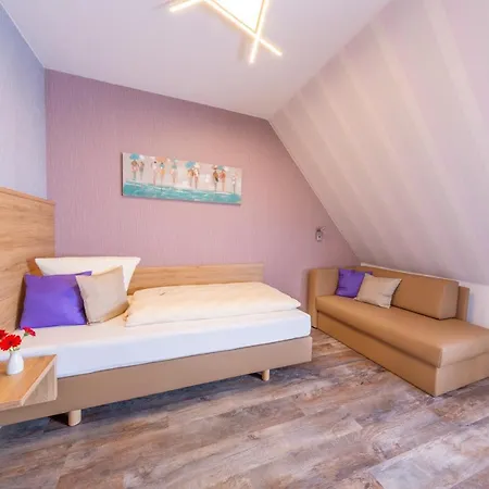 Reinhardtshof Garni 3*