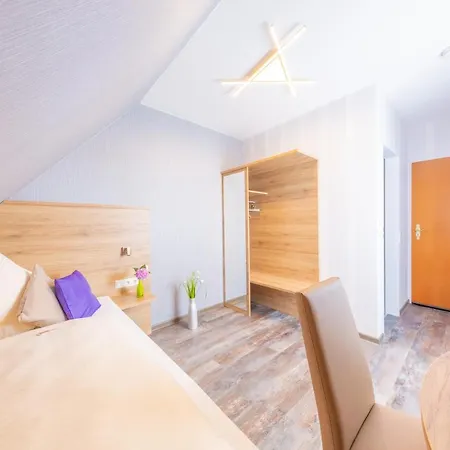 Reinhardtshof Garni ホテル 3*