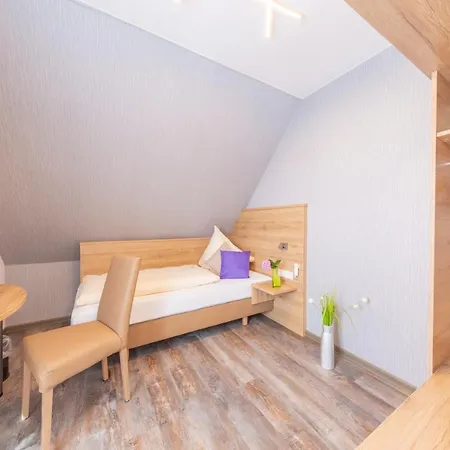 Reinhardtshof Garni 3*