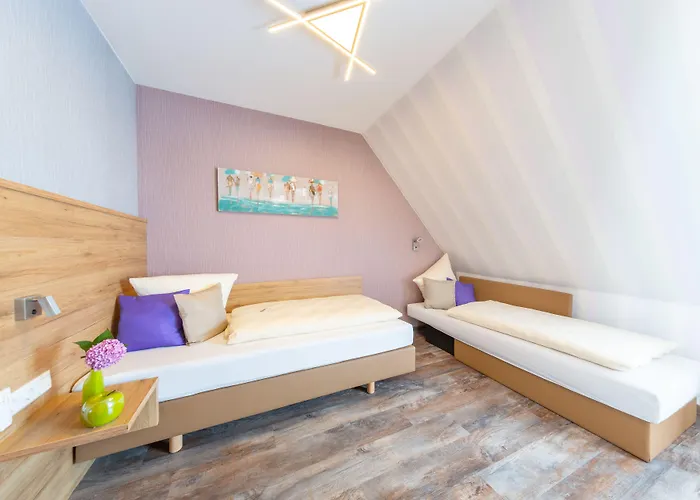 Reinhardtshof Garni Hotel Wolfschlugen