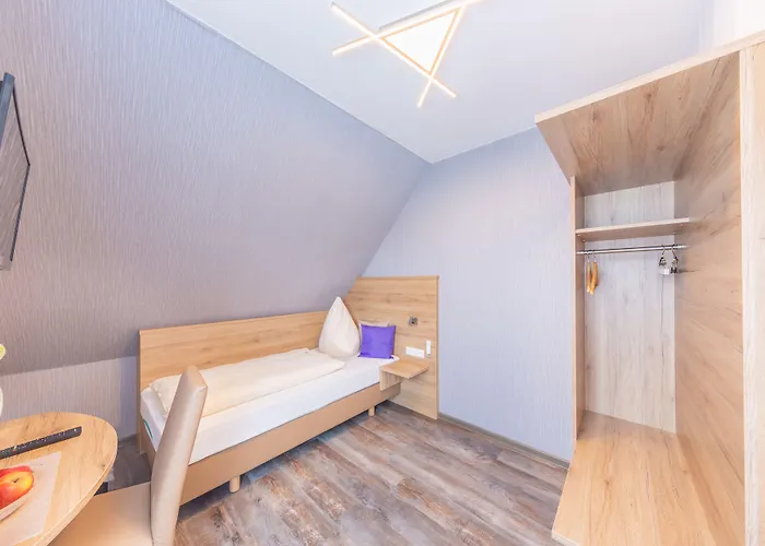 Reinhardtshof Garni Hotel 3*