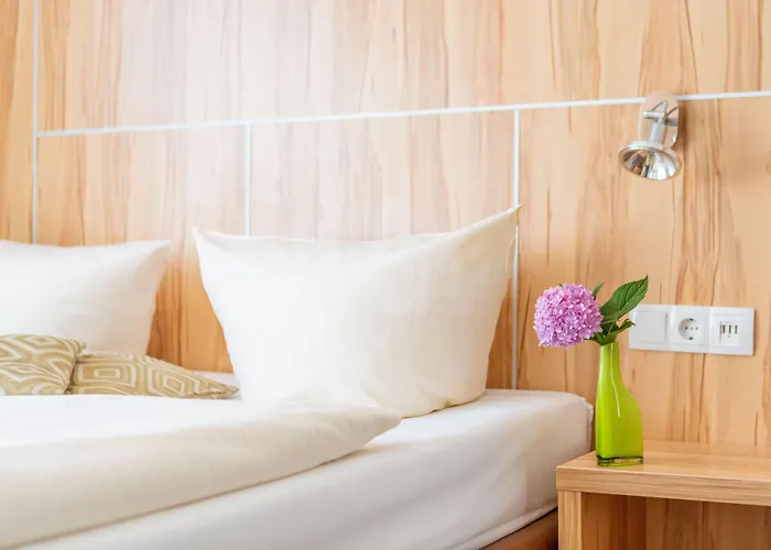 Reinhardtshof Garni 3* Wolfschlugen