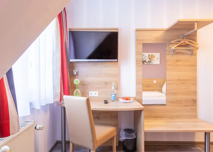 Reinhardtshof Garni Hotel 3*