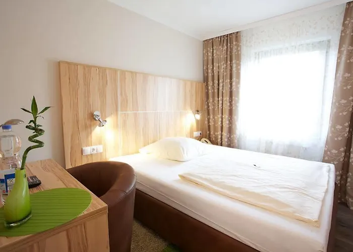 Reinhardtshof Garni Hotel 3*