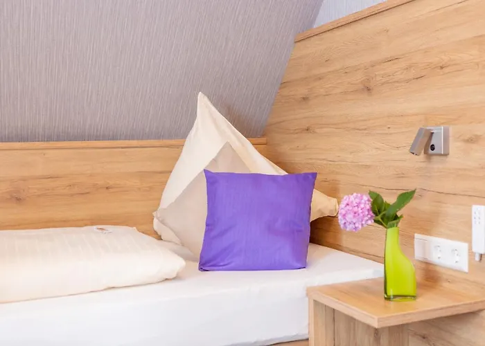 Reinhardtshof Garni Wolfschlugen